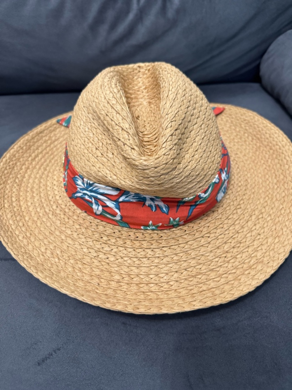 Vince Camuto Tan Straw Fedora with Red & Green Tropical Scarf - Picture 5 of 7